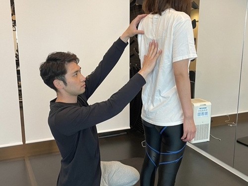 トレーニング前に行うヒアリングと全身の歪みチェック